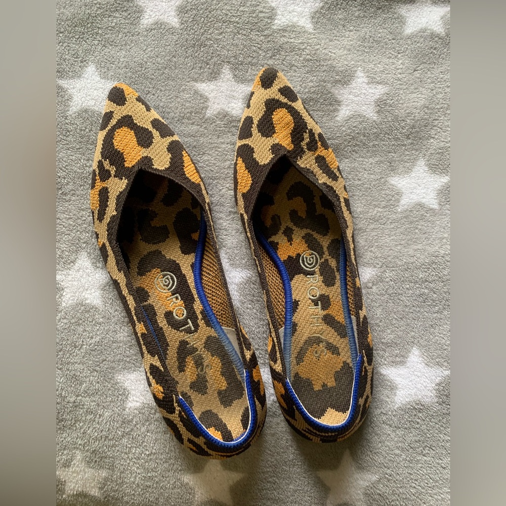 Leopard print pointy toe Rothy shoes